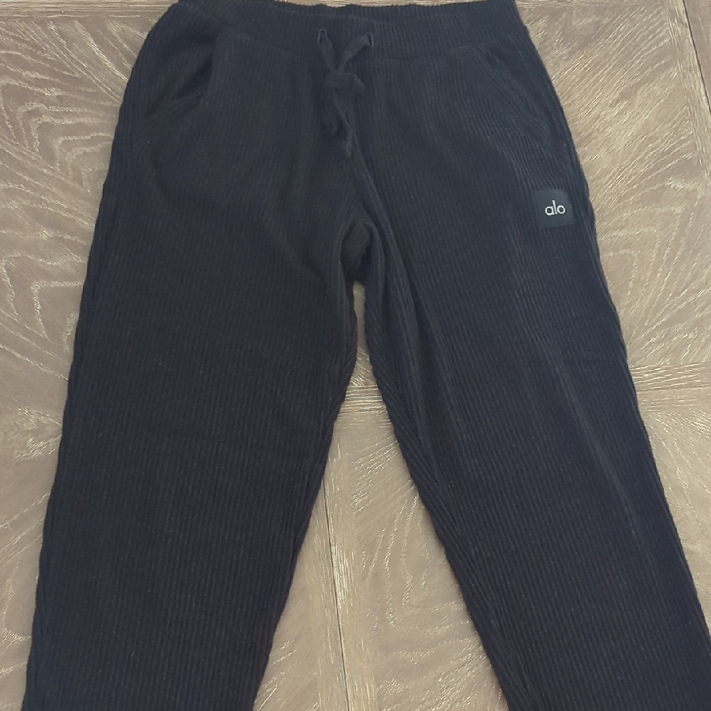 ALO Yoga Women's Muse Sweatpant Size Medium